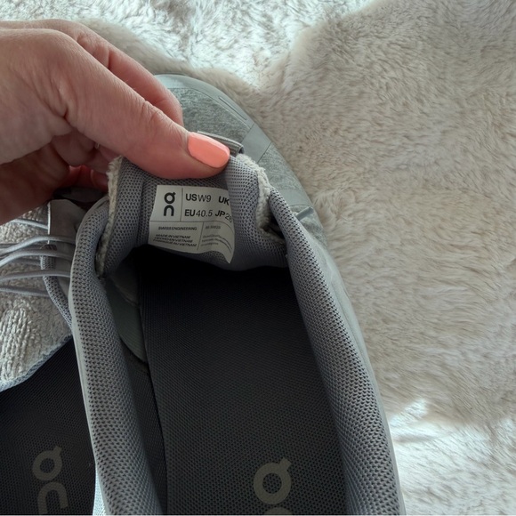 On Cloud Terry 5 Sneakers - Picture 8 of 9